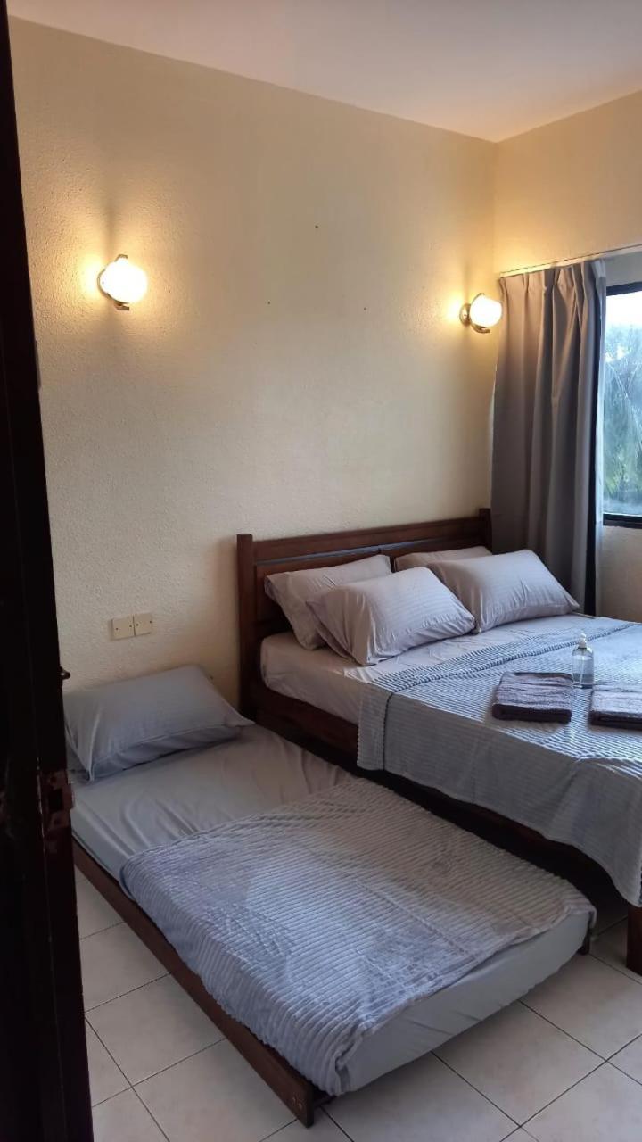 Seaput Srisayang Apartment Batu Feringgi Bagian luar foto